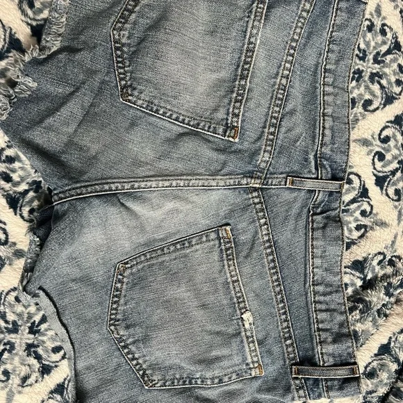GAP shorts Sz 29 - Picture 2 of 7
